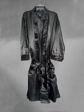 Robert Lewis Mens Black “Satin” Robe / Dressing Gown